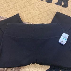 Black leggings size XL Brand is Seven7.